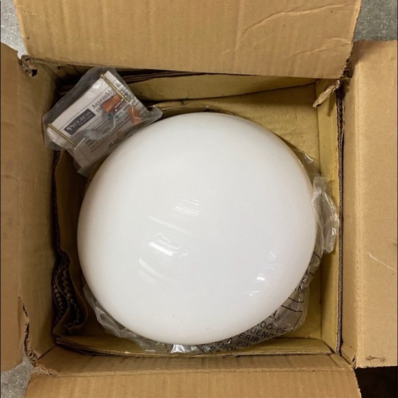 Progress Lighting White Round light Fixture Brand New In Box - Picture 3 of 5